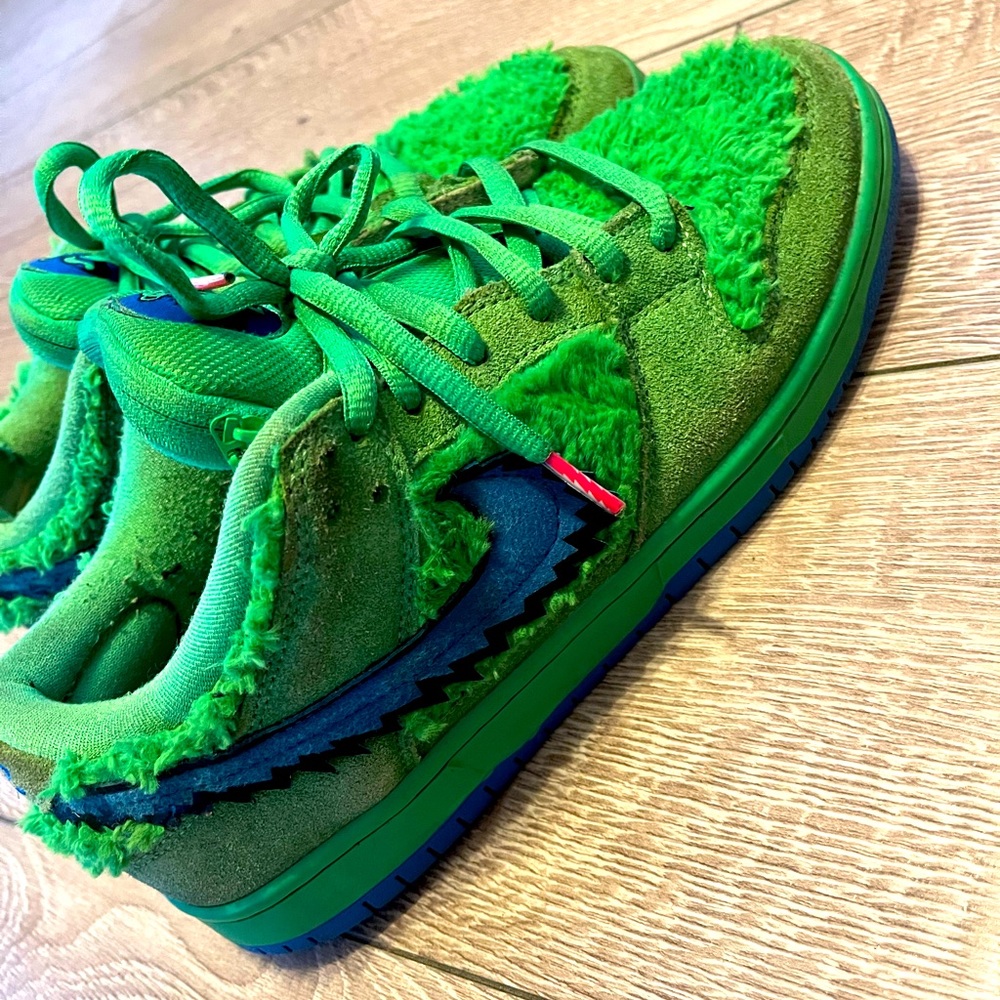 Grateful Dead x Dunk Low SB ‘Green Bear’